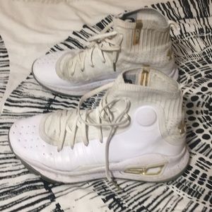 Curry 4 nba championship sneakers